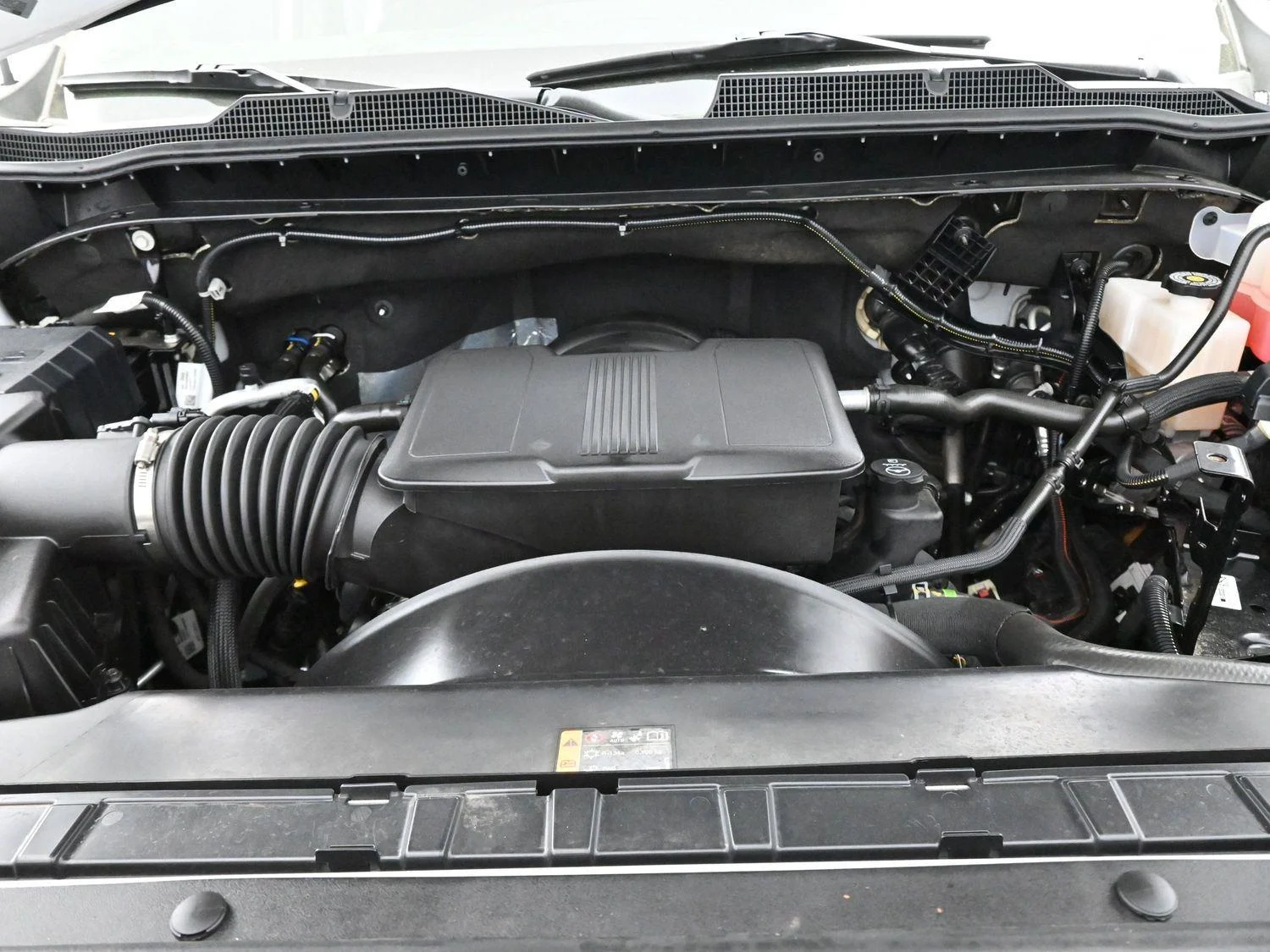 Used 2025 Summit White Chevrolet WT image 31