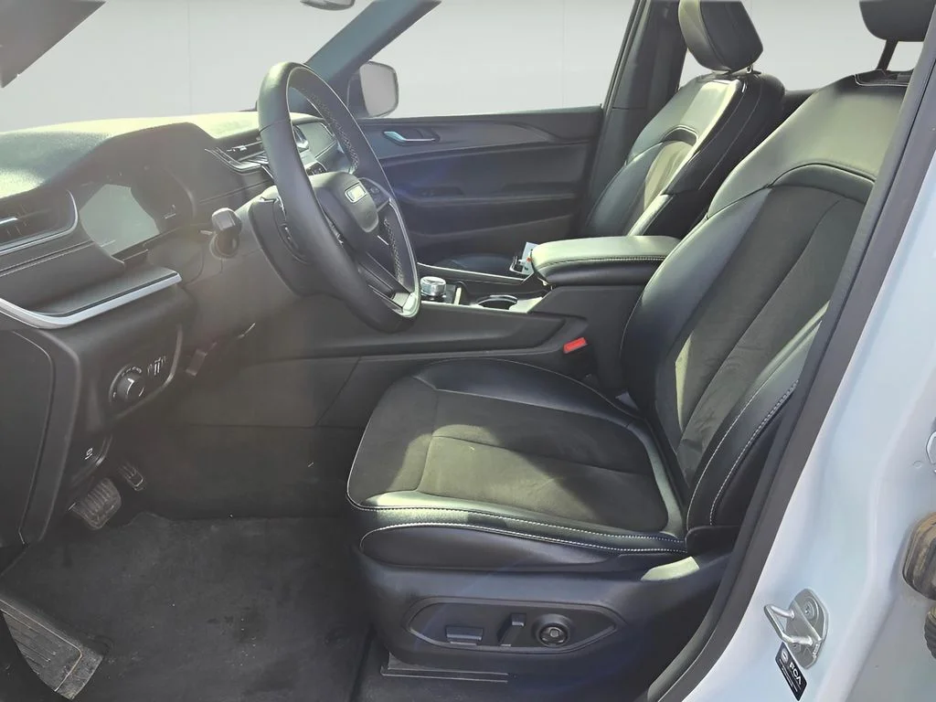 Used 2024 Bright White Clearcoat Jeep Altitude image 30