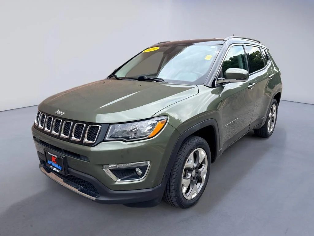 Used 2020 Olive Green Pearlcoat Jeep Limited image 1