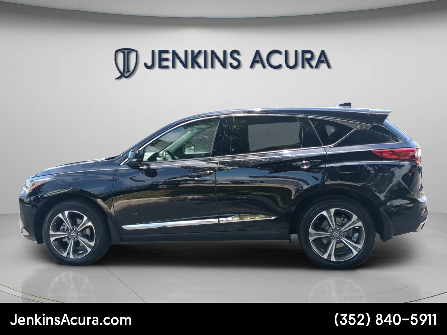 Used 2024 Majestic Black Pearl Acura w/Advance Package image 4