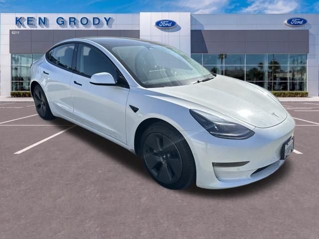 Used 2022 White Tesla Long Range image 9