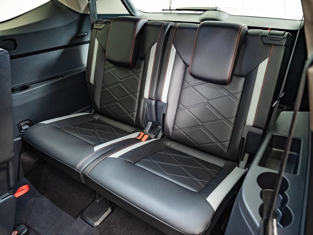 Used 2025 Pure White Volkswagen 2.0T Peak Edition image 46