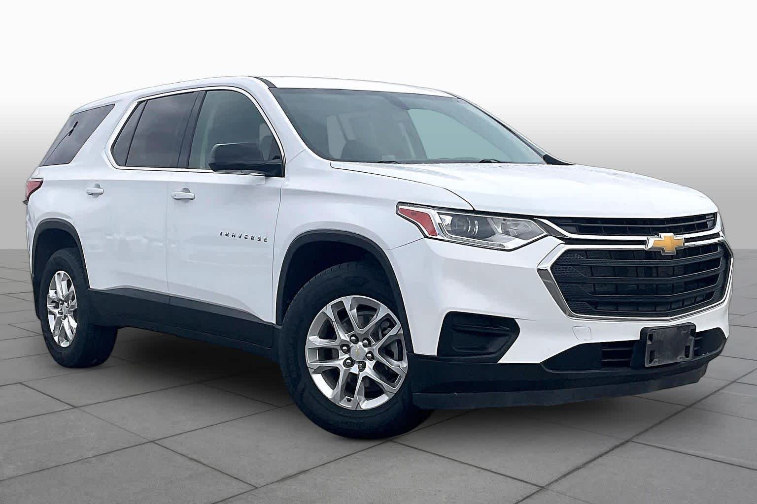 Used 2020 Summit White Chevrolet LS image 3
