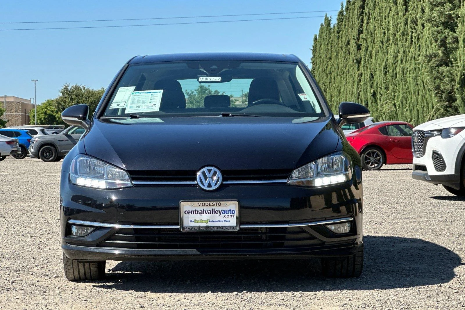 Used 2019 Deep Black Pearl Volkswagen SE image 9