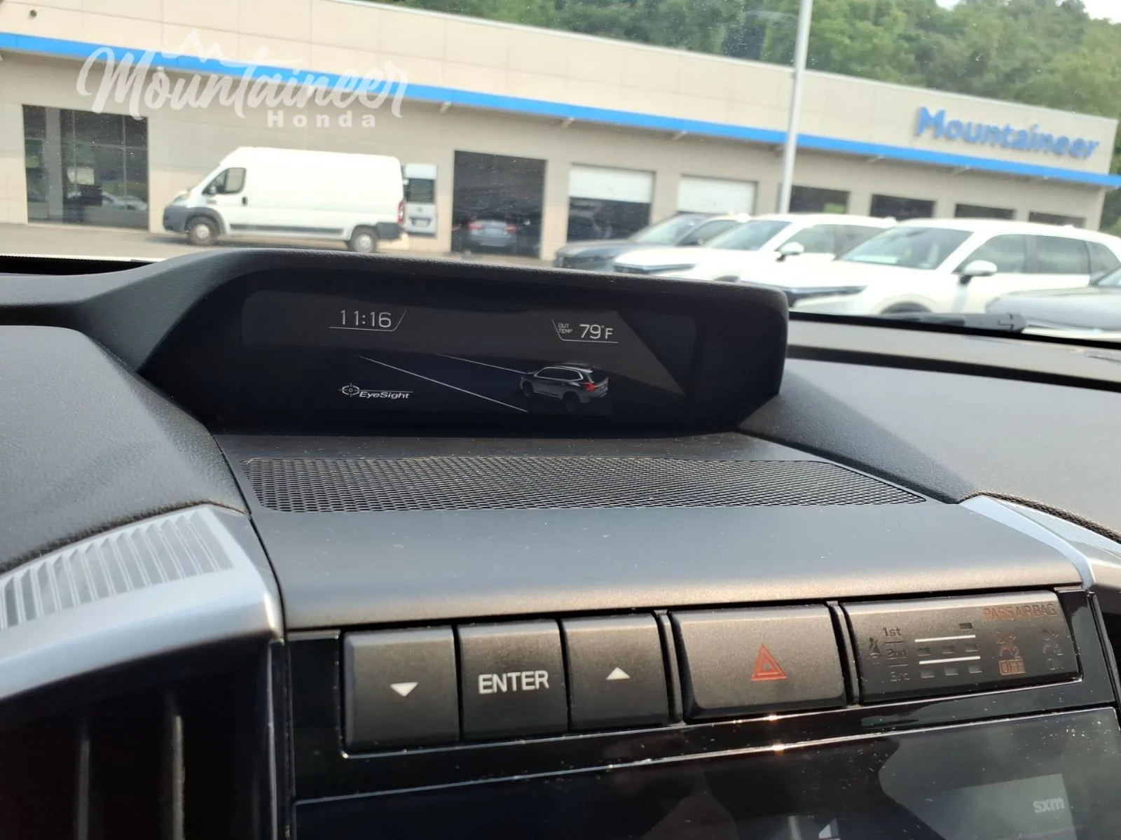 Used 2022 Crystal White Pearl Subaru Limited image 37