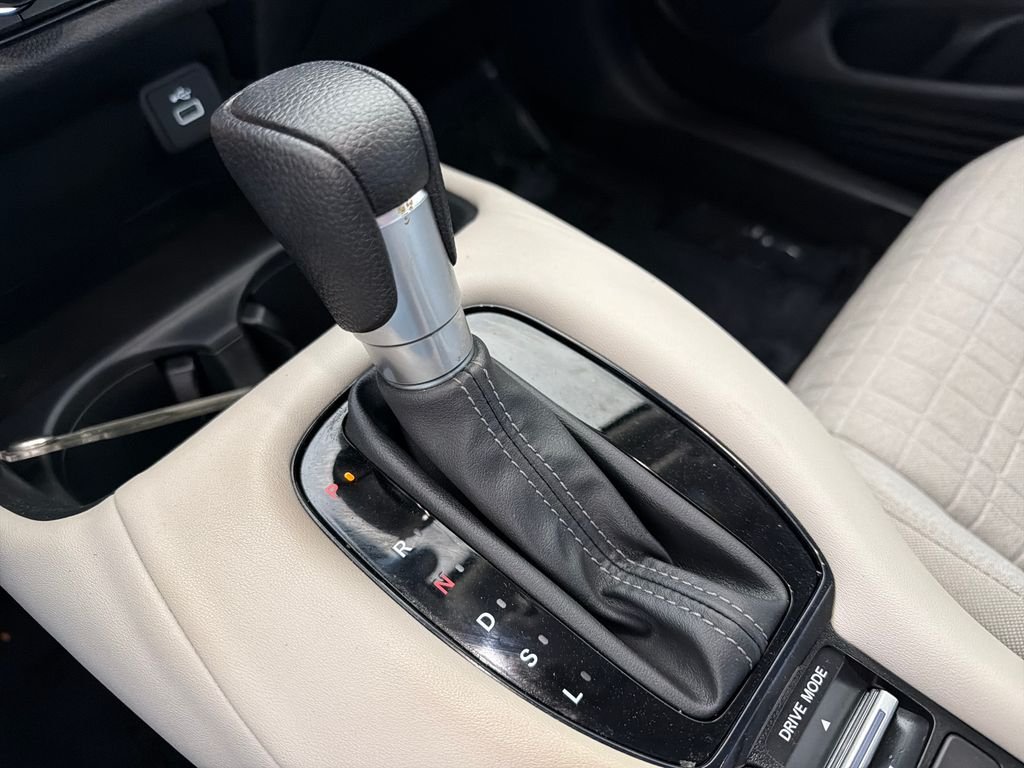 Used 2023  Honda LX image 19