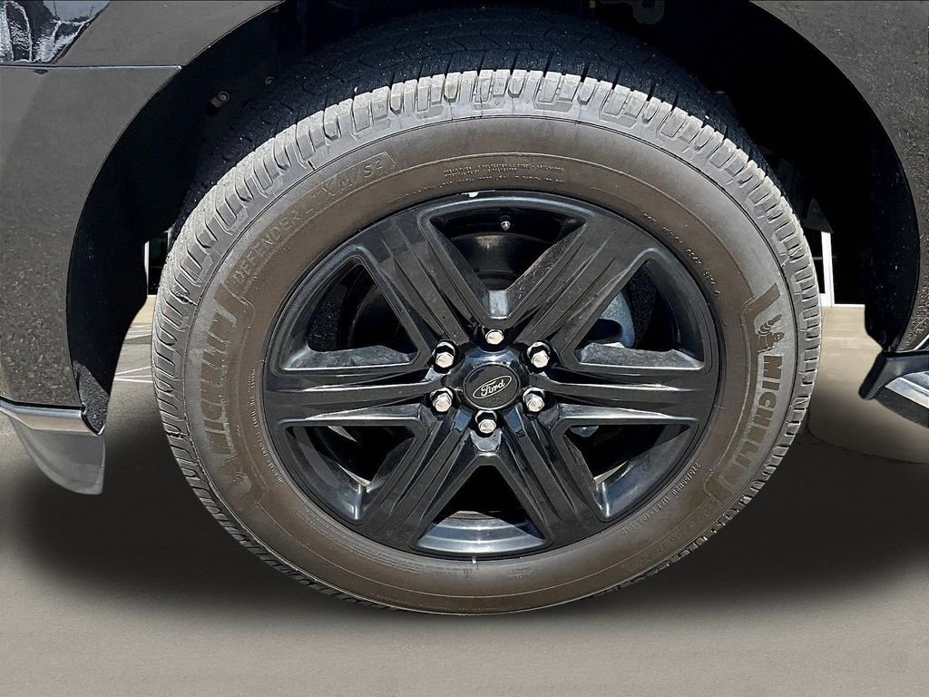 Used 2021 Black Ford XLT image 35