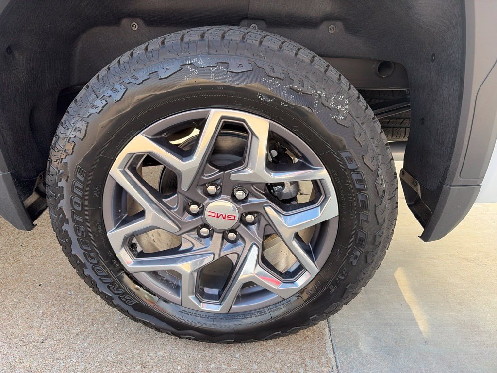 New 2026 Glacier White Tricoat GMC SLT image 46