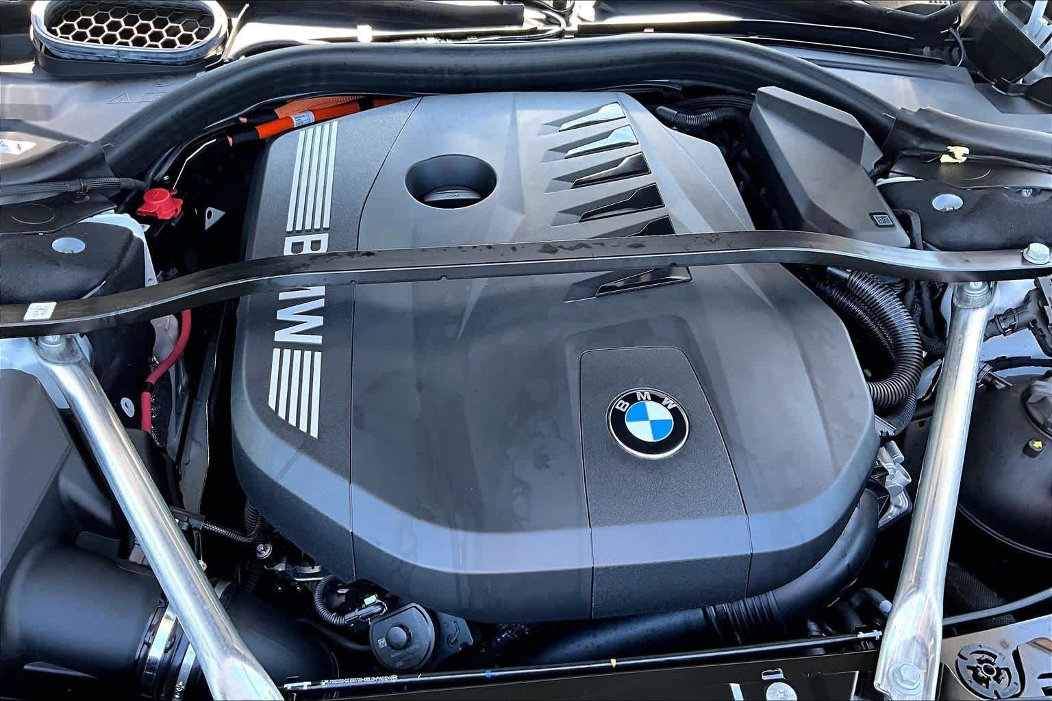 2025 BMW 7 Series 750e - Photo 34