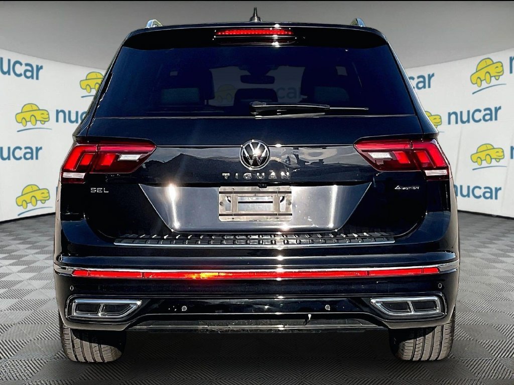Used 2024 Black Volkswagen 2.0T SEL R-Line image 5