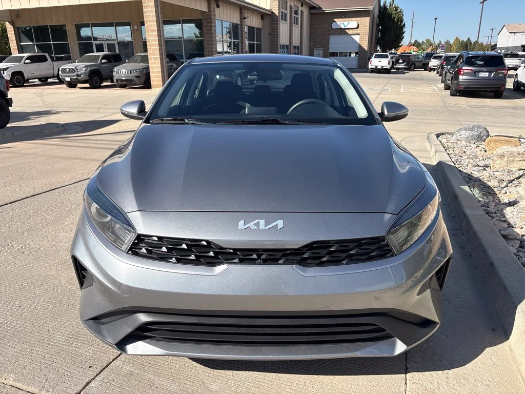 Used 2022 Gray Kia LXS image 2