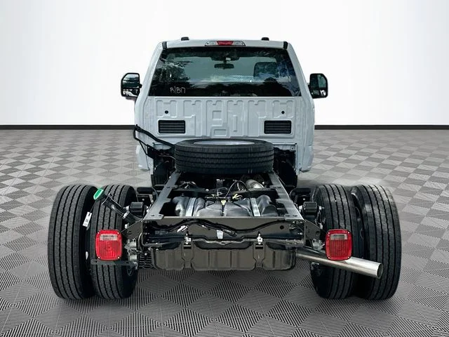 New 2026 Oxford White Ford XL image 5