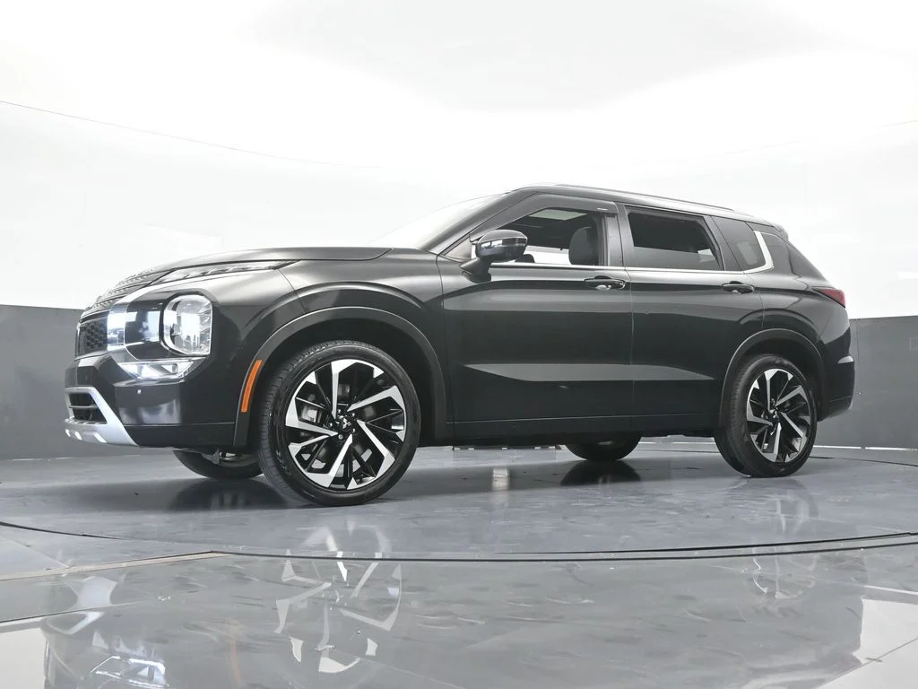 Used 2022 Black Mitsubishi SEL image 68