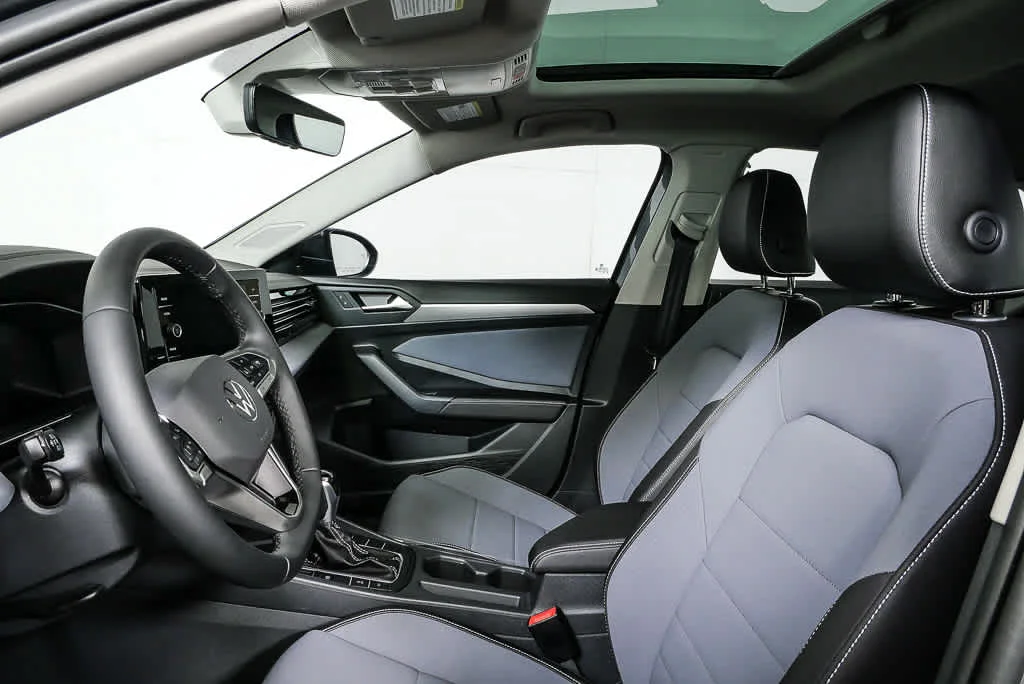 New 2026 Platinum Gray Metallic Volkswagen SE image 5