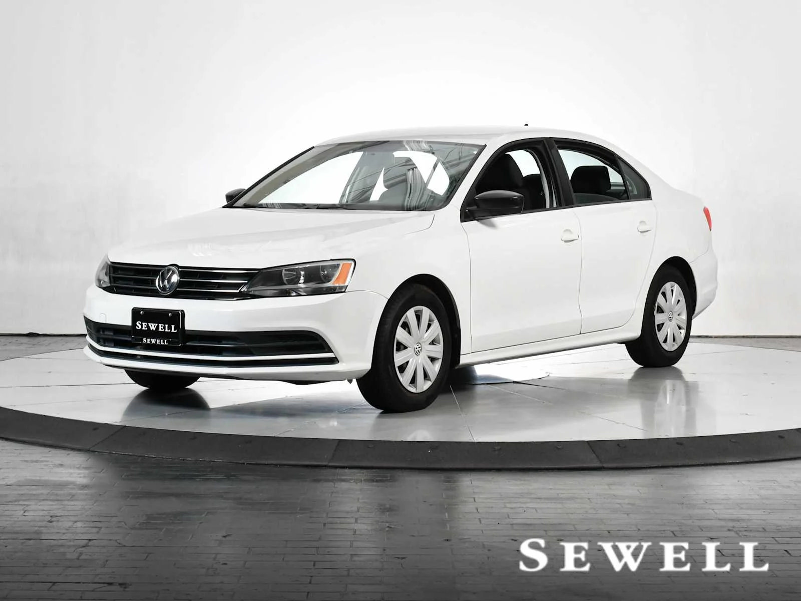 Used 2015 Pure White Volkswagen 2.0L S image 1
