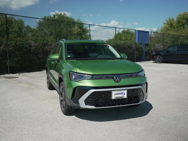2025 Volkswagen Taos SEL - Photo 2