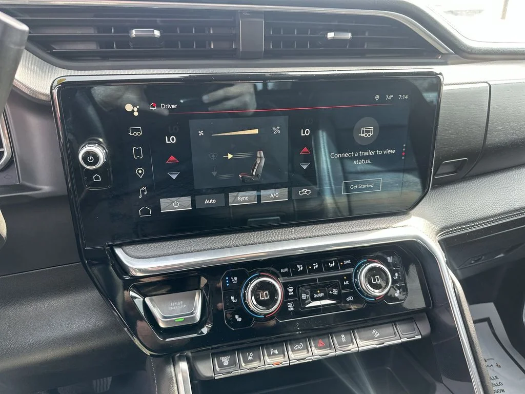 Used 2024 White GMC Denali image 18