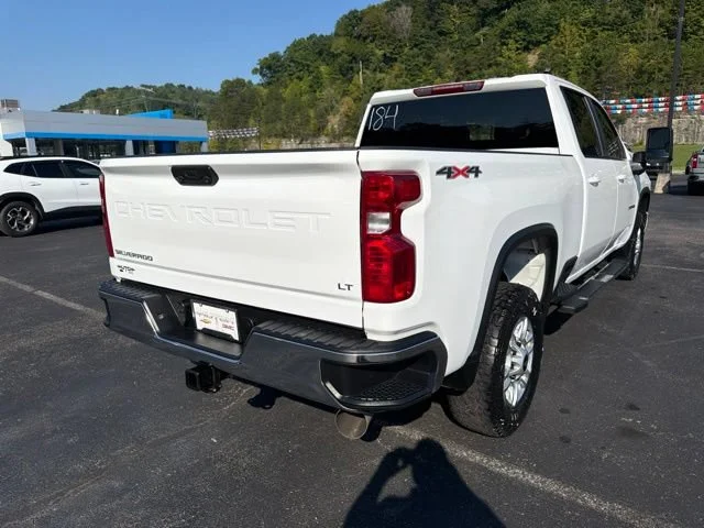 Used 2026 Summit White Chevrolet LT image 3