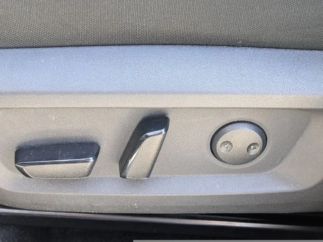 Used 2025 Gray Nissan SV image 18