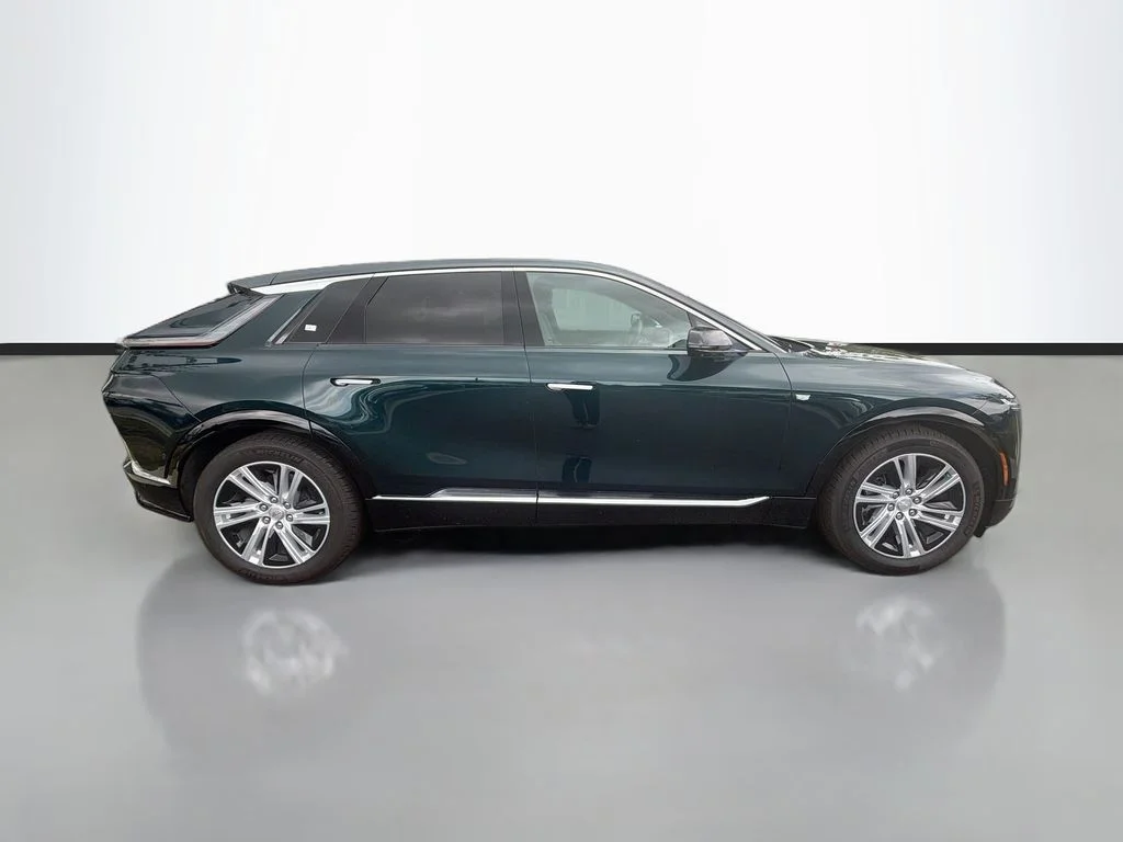 Certified Used 2024 Emerald Cadillac Tech image 4