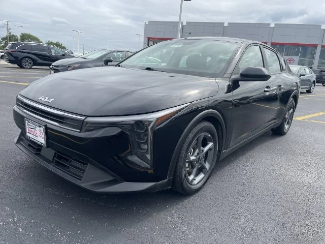 2025 Kia K4 LXS - Photo 12