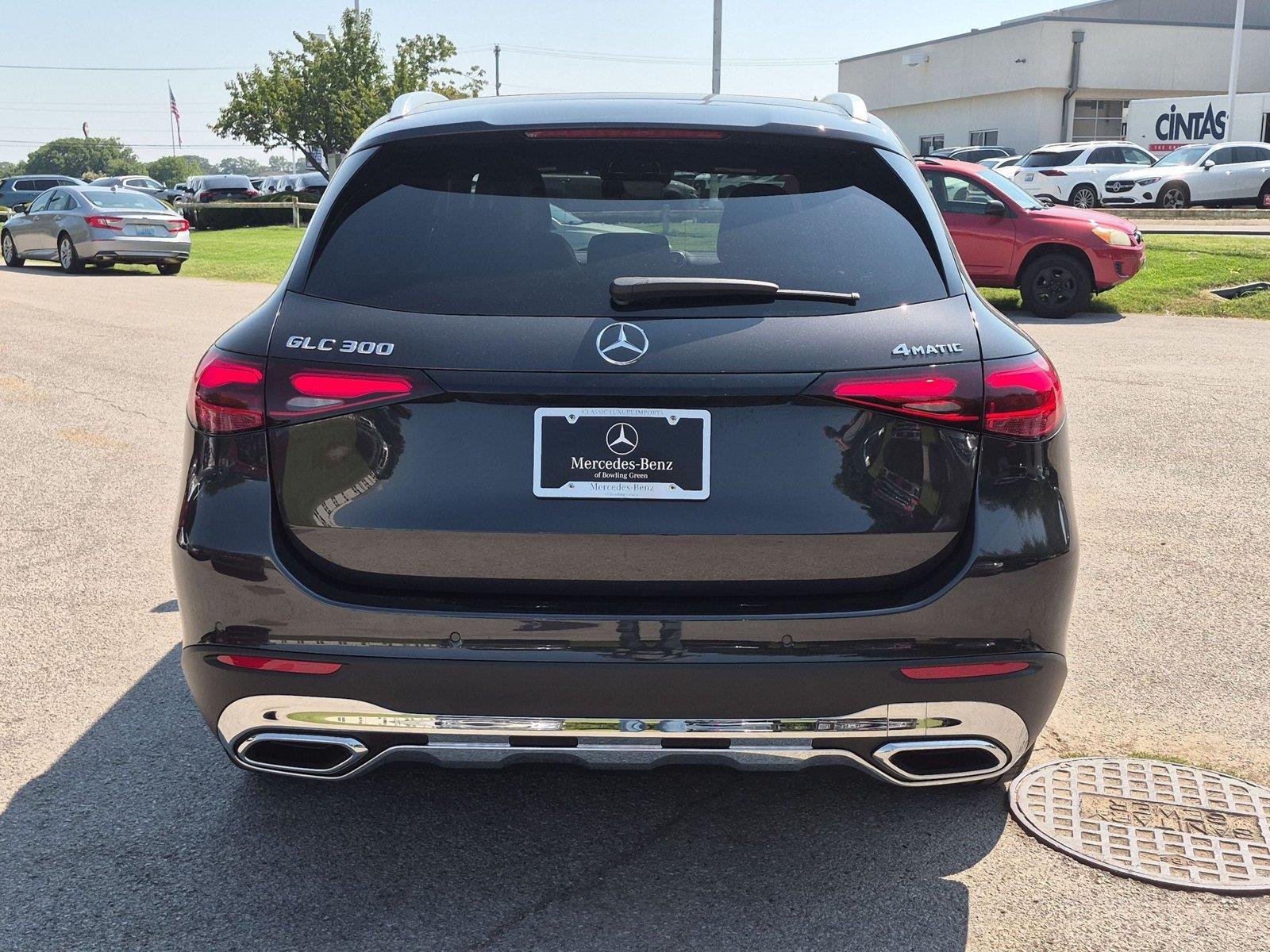 New 2027 Graphite Grey Metallic Mercedes-Benz GLC 300 image 4
