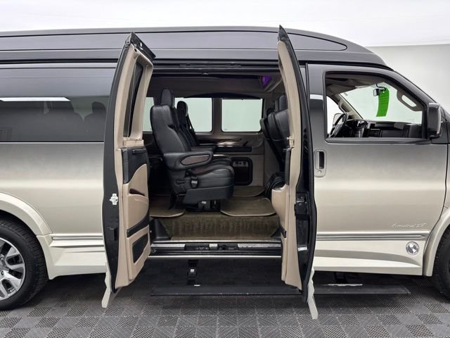 Used 2022 Onyx Black GMC Explorer Limited SE image 7