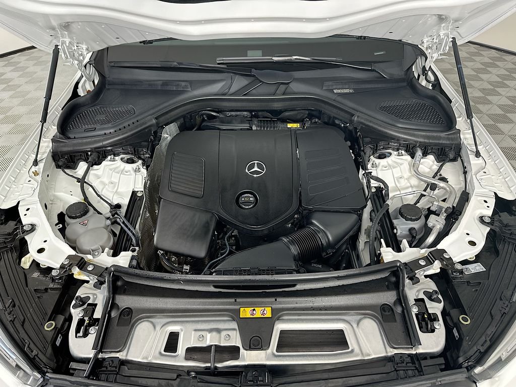 Certified Used 2023  Mercedes-Benz GLC 300 image 28