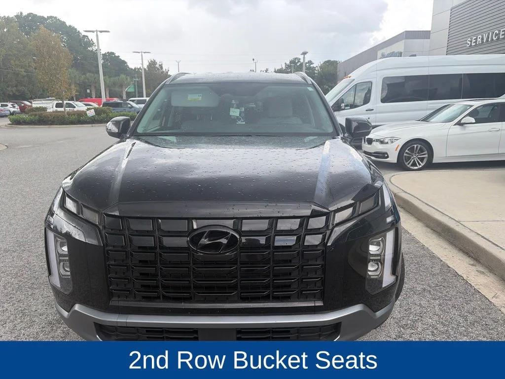 Used 2025 Black Hyundai SEL image 3