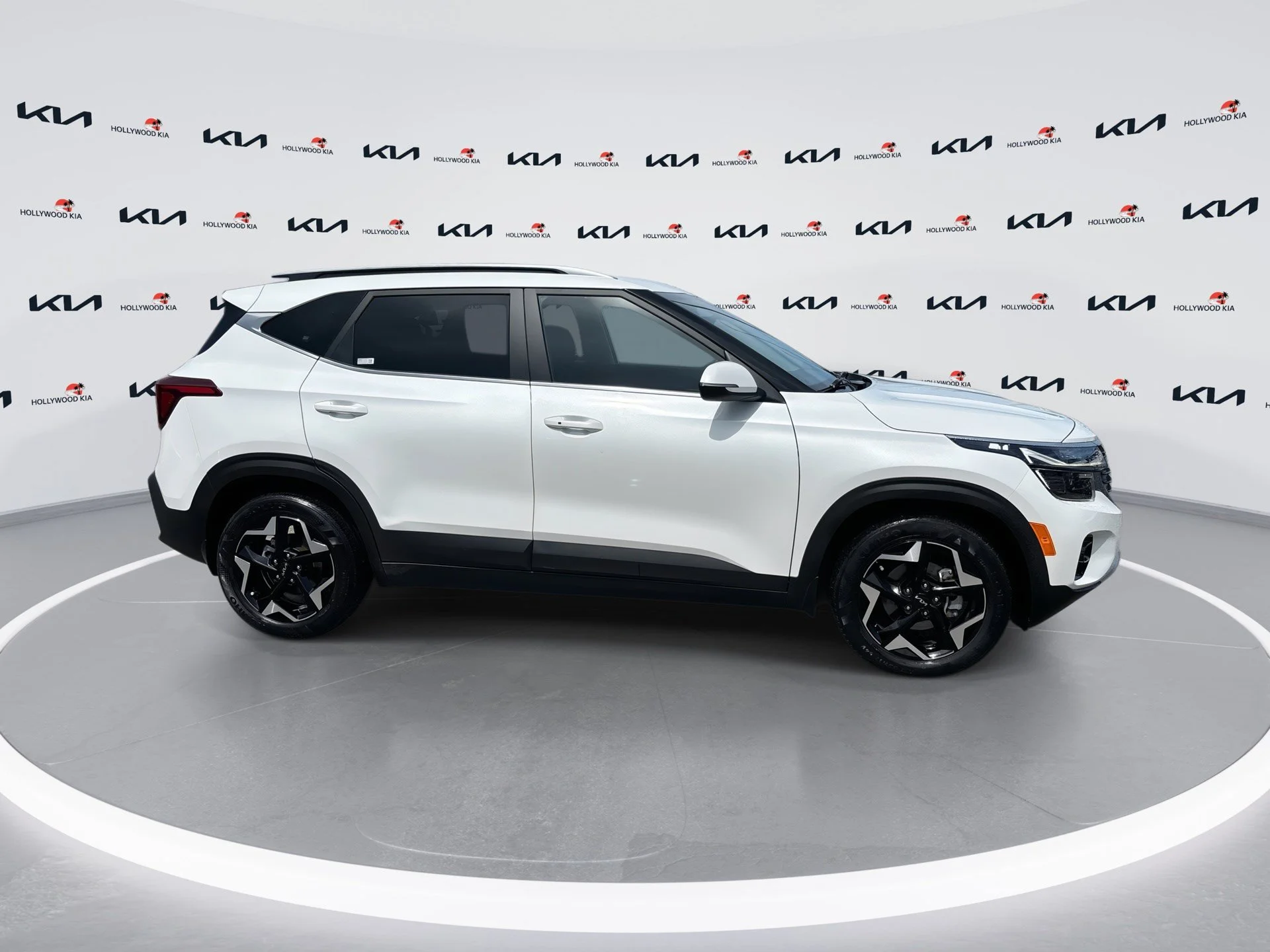 Certified Used 2024 Snow White Pearl Kia EX image 9