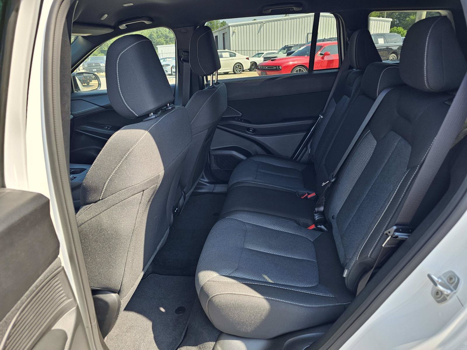 New 2026 Bright White Clear-Coat Exterior Paint Jeep Laredo image 32