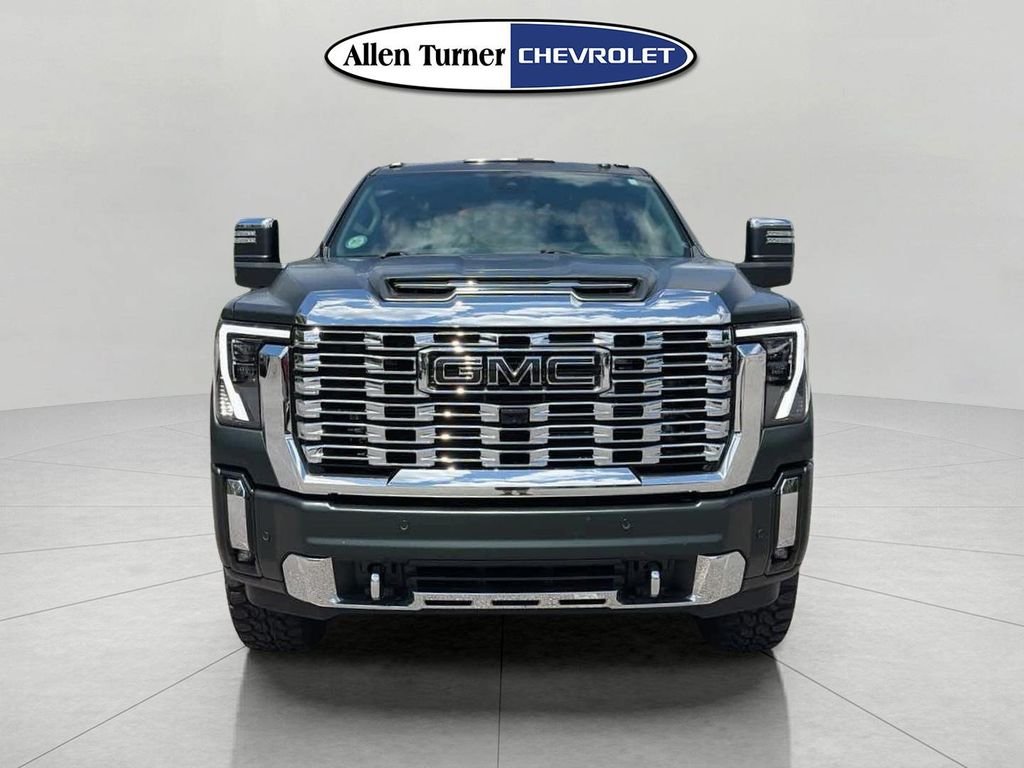 Used 2024 White GMC Denali image 2