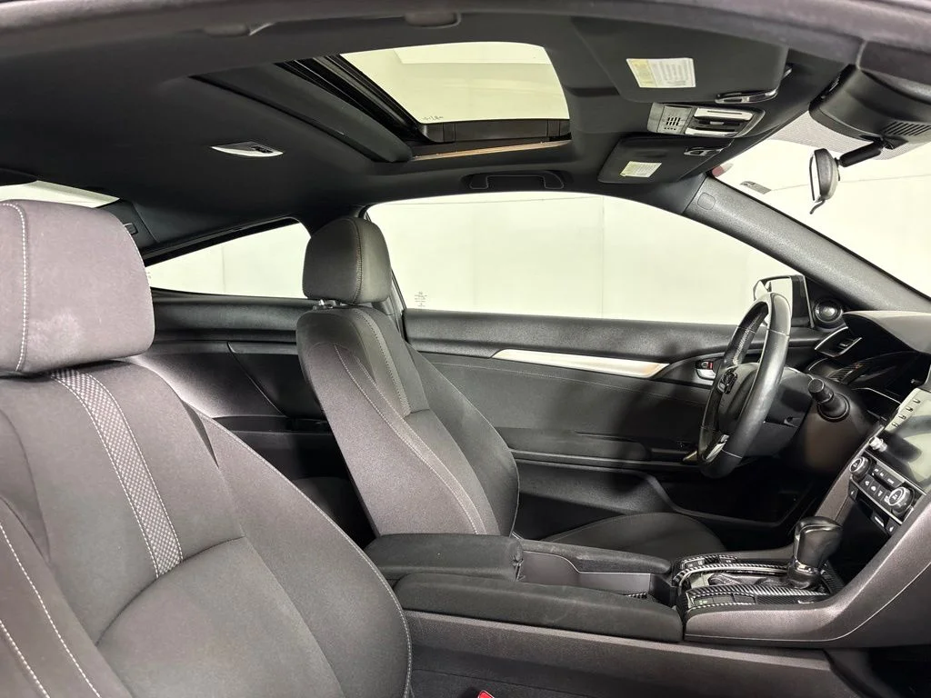 Used 2019  Honda EX image 15
