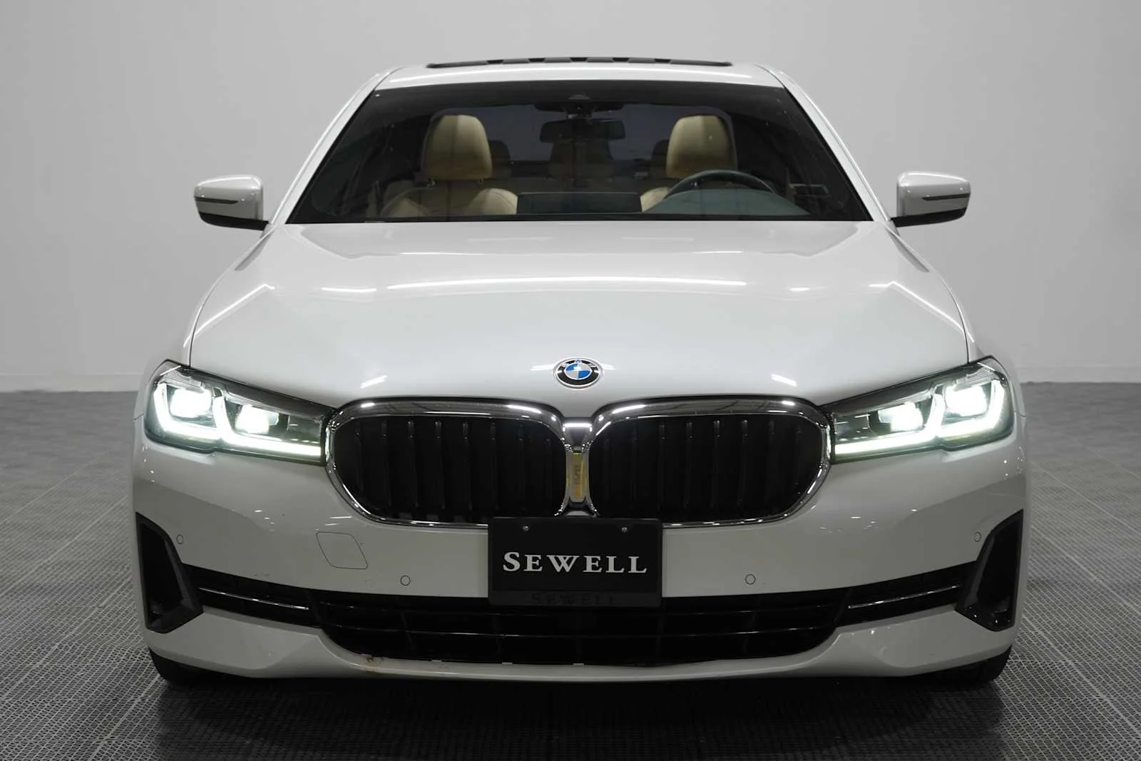 Used 2022 Mineral White Metallic BMW 530i image 2