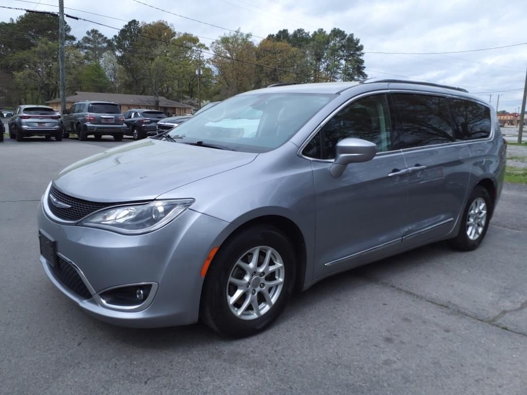 2020 Chrysler Pacifica Touring L's photo
