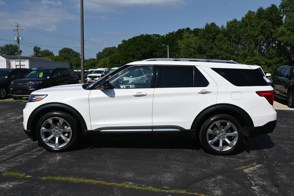Used 2020 White Metallic Ford Platinum image 4