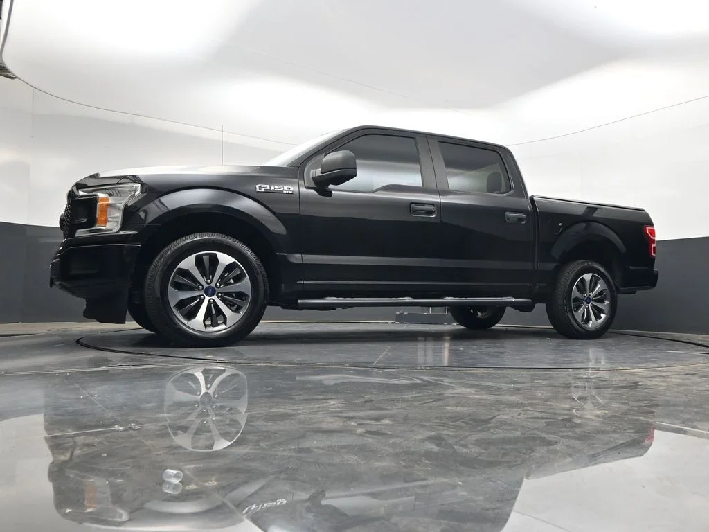 Used 2019 Black Metallic Ford XL image 33