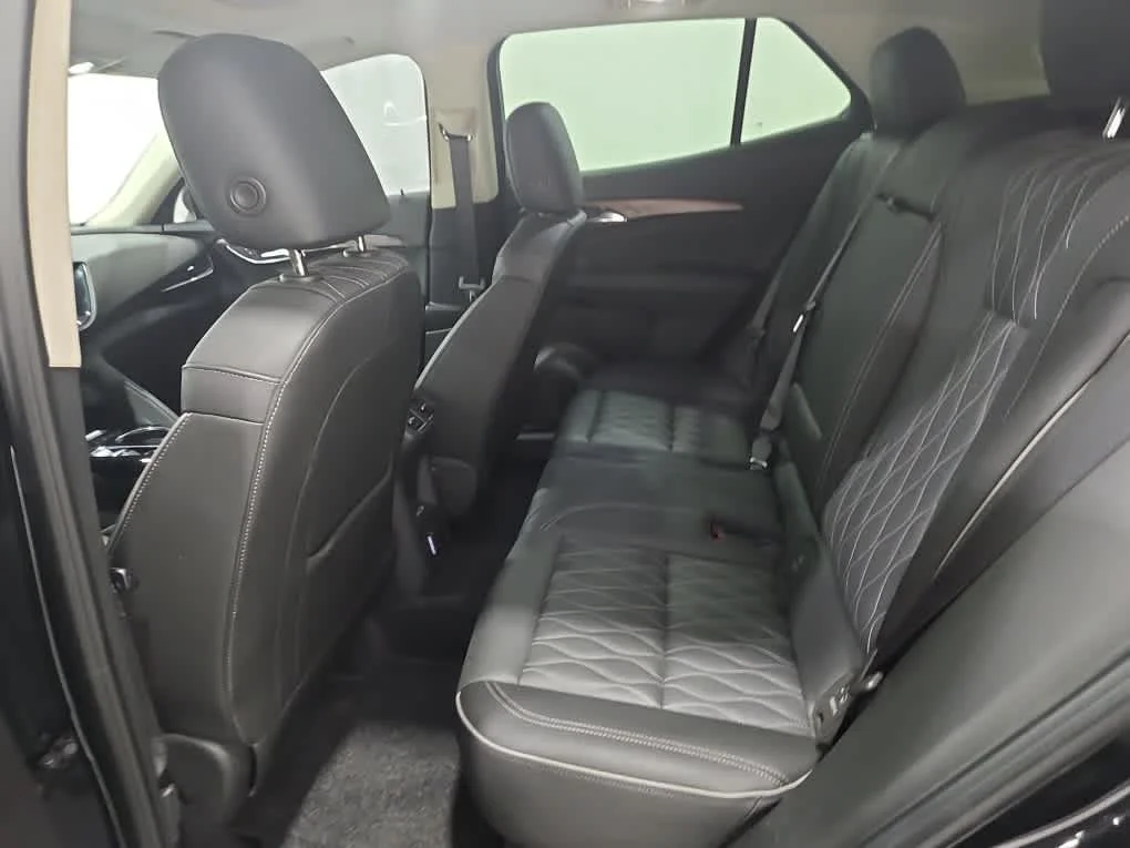 Used 2022 Ebony Twilight Metallic Buick Avenir image 13