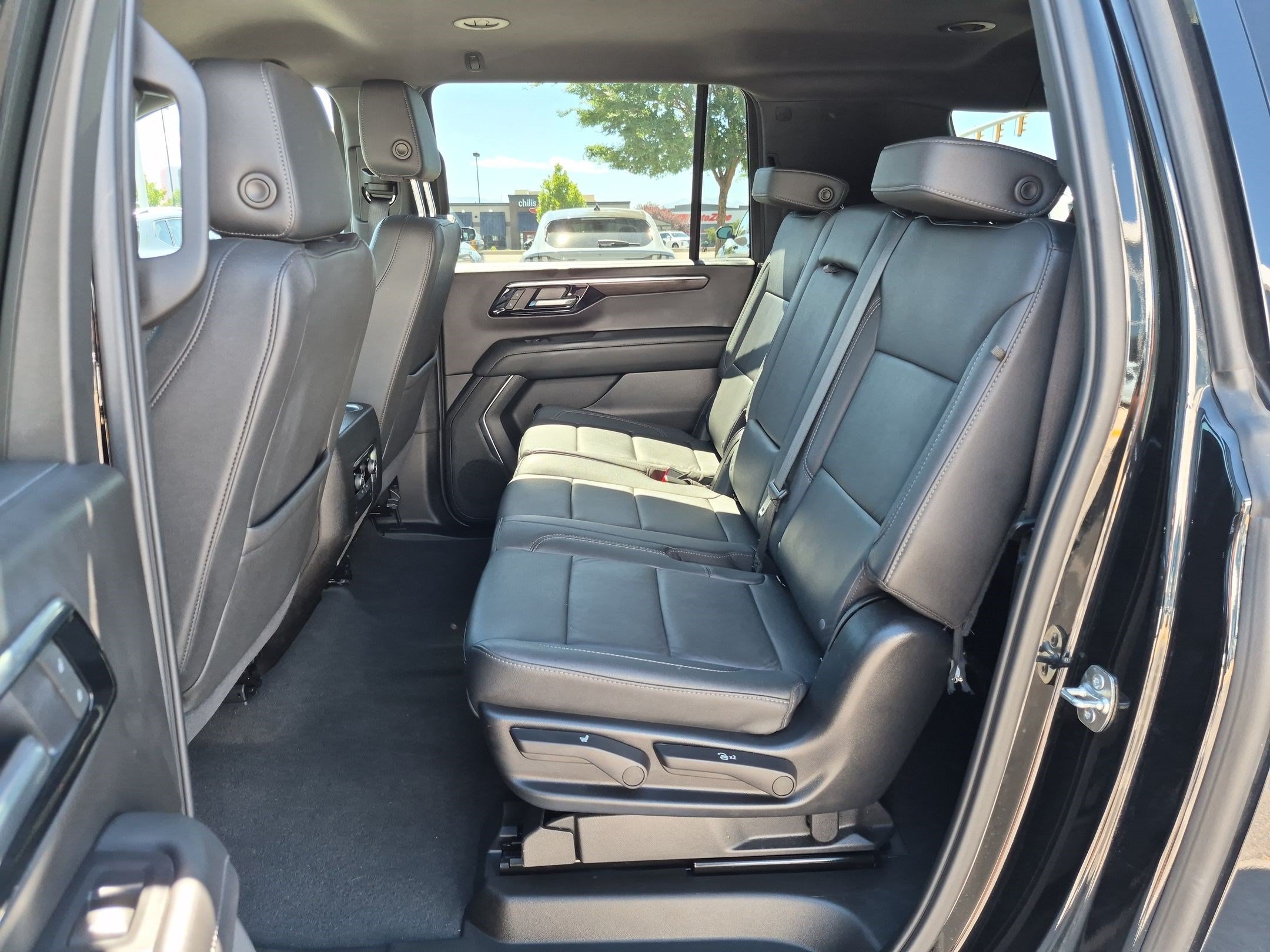 Used 2025 Black Chevrolet Z71 image 28