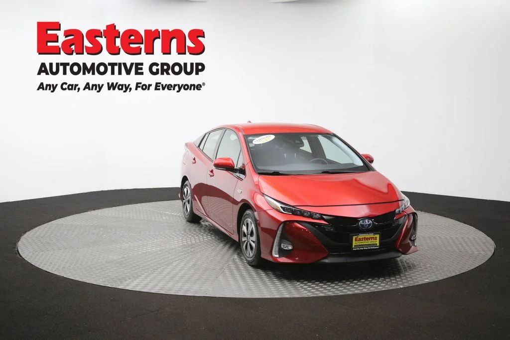 Used 2018 Red Toyota Advanced image 52