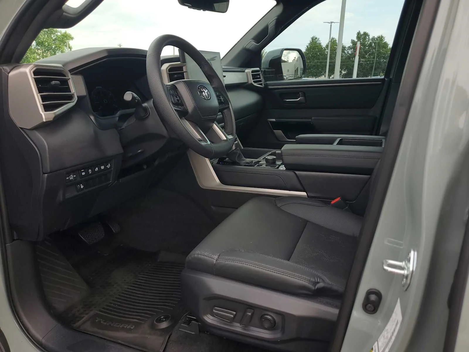 Used 2025 Lunar Rock Toyota Limited image 17