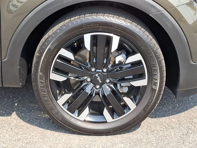 Certified Used 2024 Green Kia SX-Prestige image 9