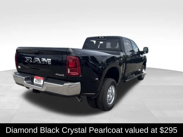 New 2026 Diamond Black Crystal Pearl-Coat Exterior Paint RAM Tradesman image 9