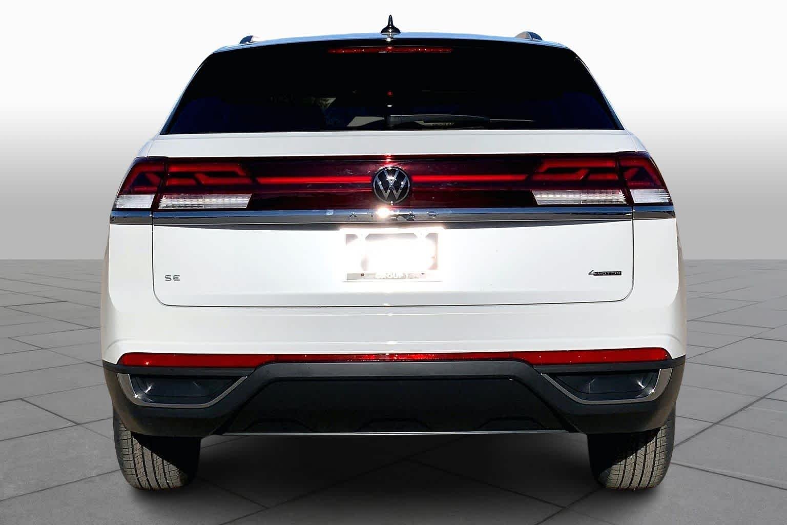 New 2026 Opal White Pearl Volkswagen 2.0T SE image 4