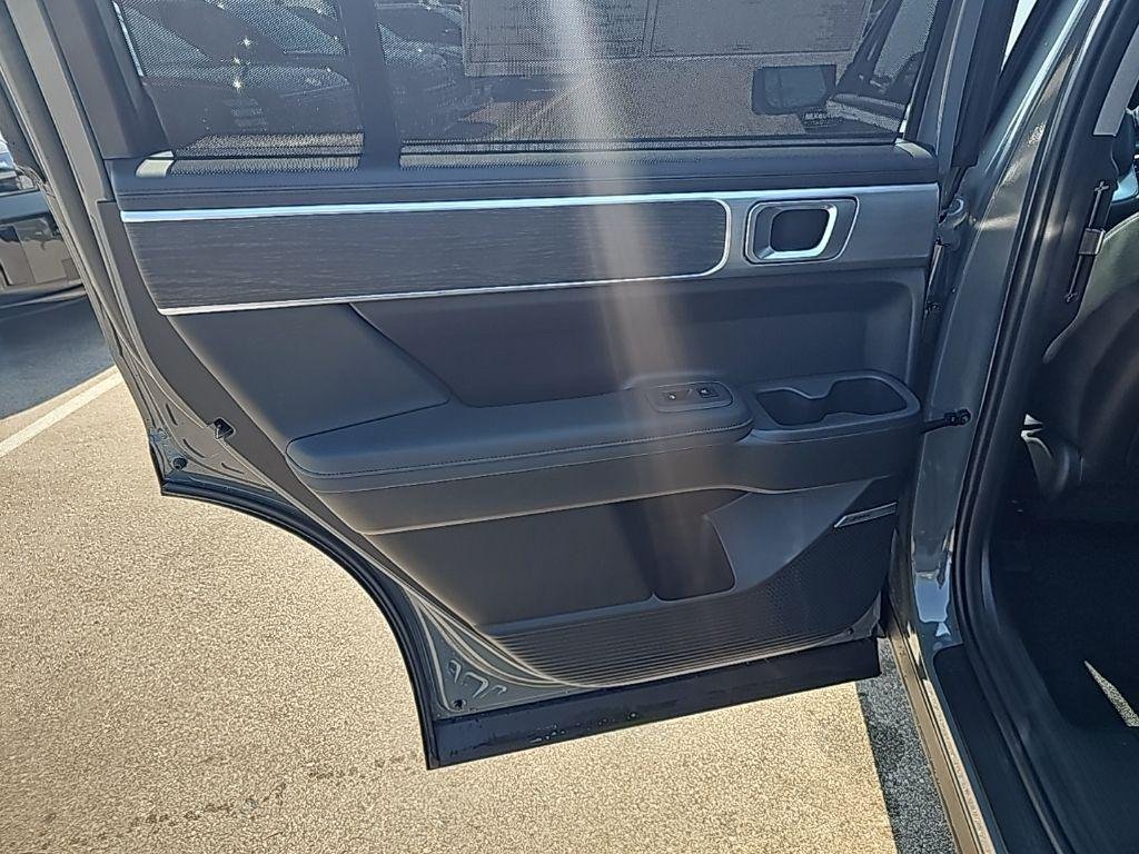 2026 Hyundai Santa Fe Limited - Photo 31