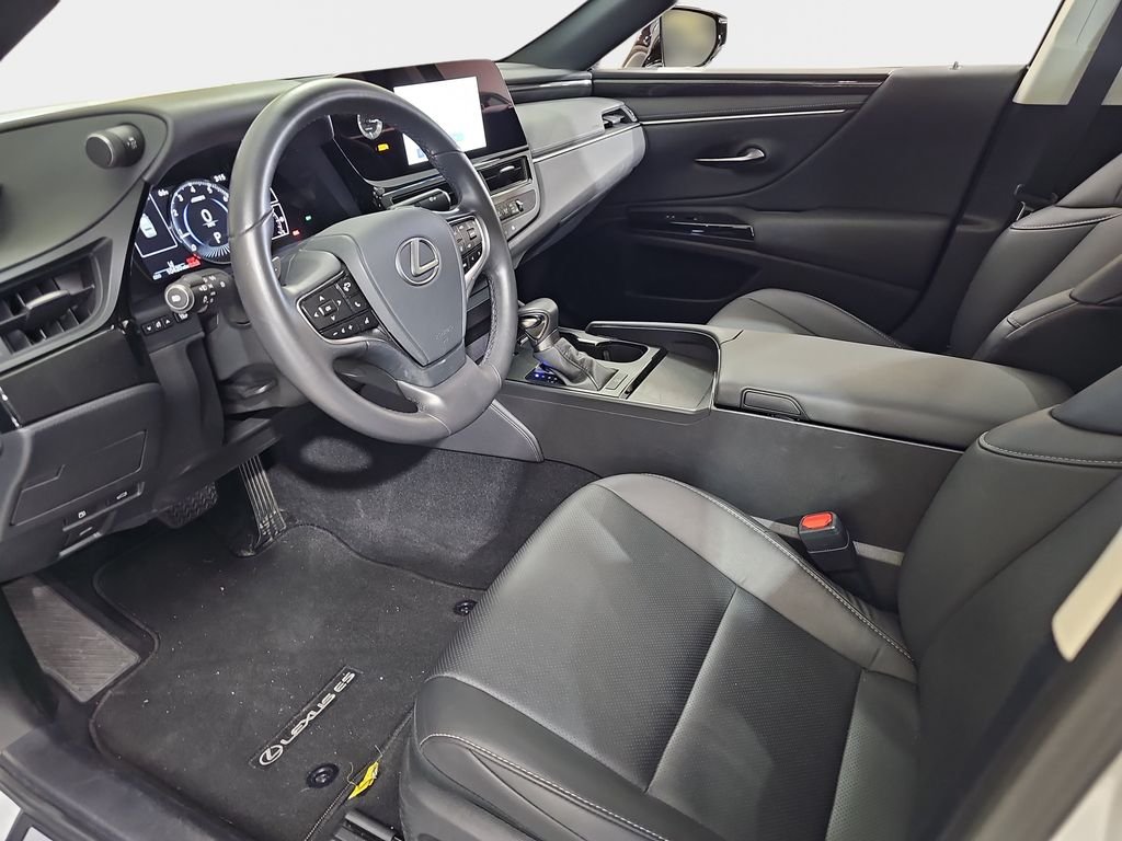 Used 2025 White Lexus 350 image 15