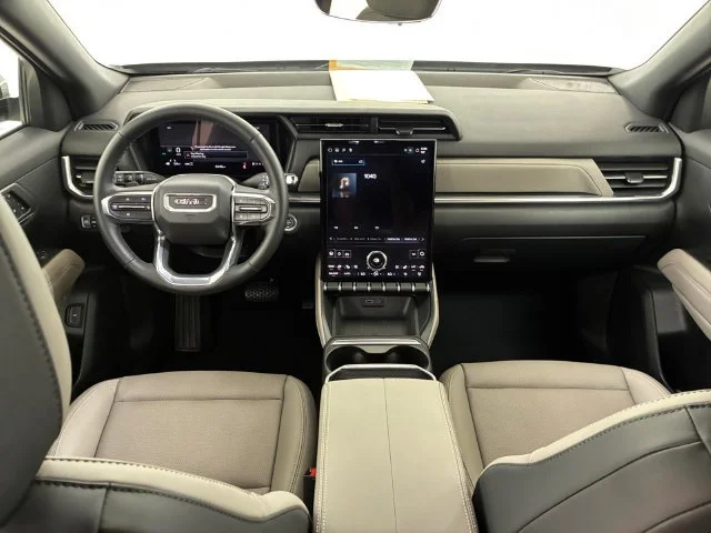Certified Used 2025 Sterling Metallic GMC Elevation image 20