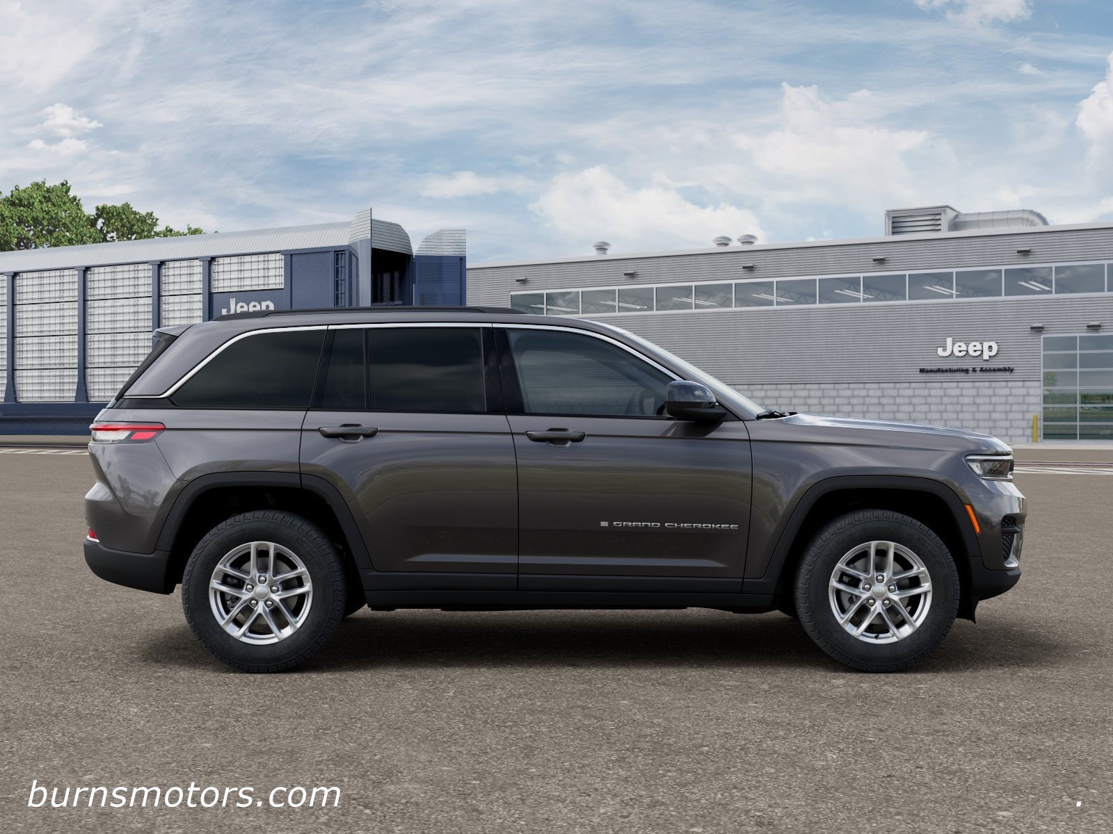 New 2026 Baltic Gray Metallic Clear-Coat Exterior Paint Jeep Laredo image 21