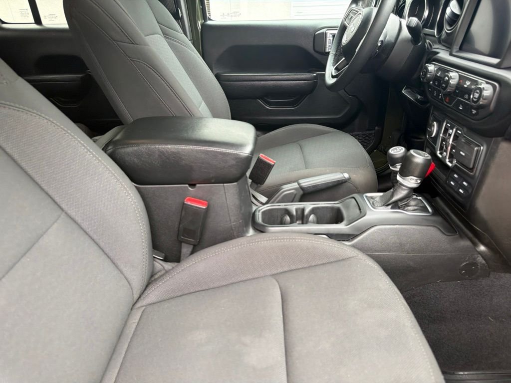 Used 2023 Green Jeep Sport S image 30