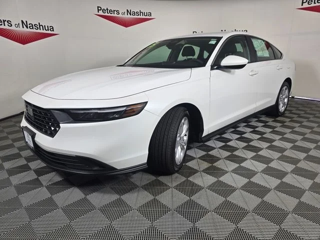 Used 2025 White Honda LX image 10